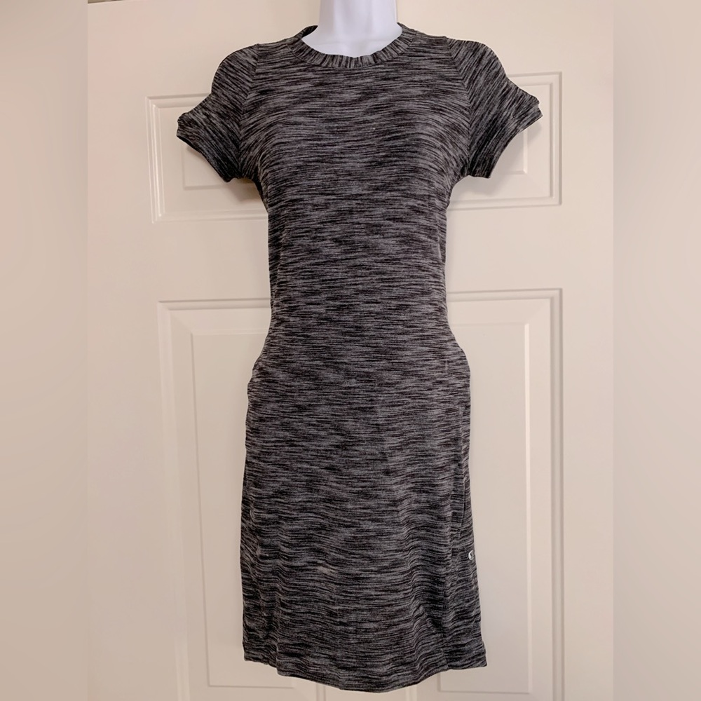 Lululemon fitted dress size 2